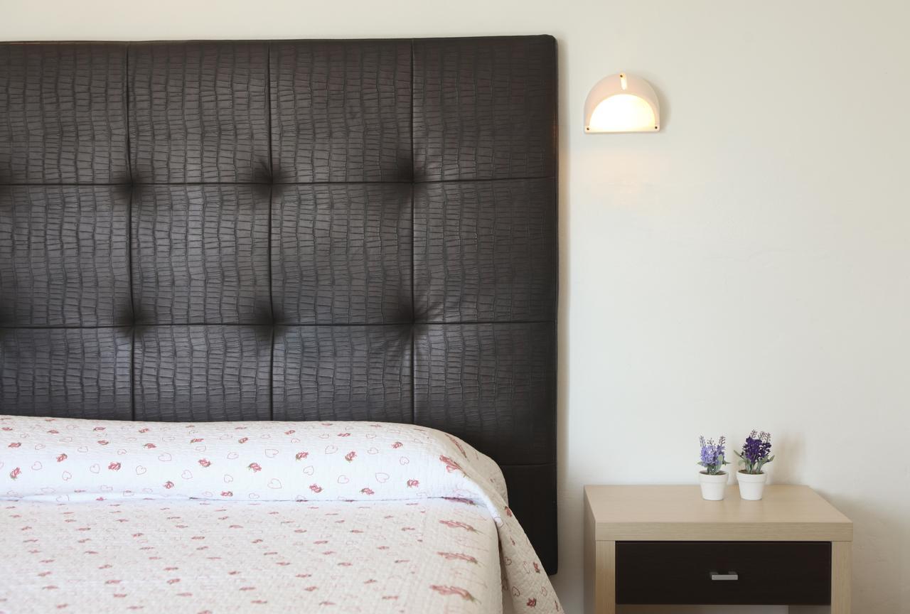 Hotel Universal Riccione Esterno foto